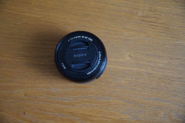 Sony SEL 16-50 mm kitobjektív