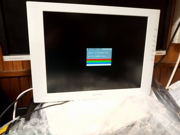 Sony SMD-S51 15" LCD monitor m�k�d� talp n�lk�l