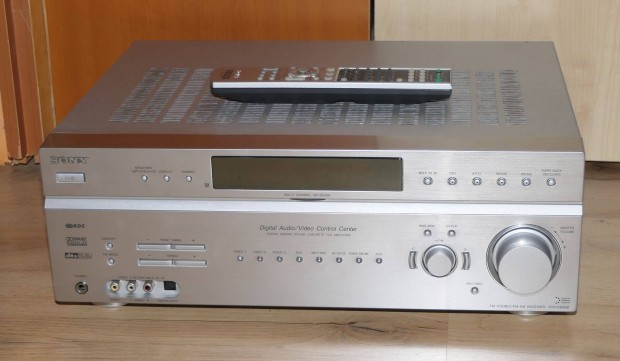 Sony STR-De698 7.1. házimozi erősítő gyári távirányítójával