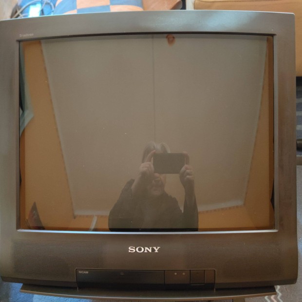 Sony Trinitron s Grundig tv egy rrt