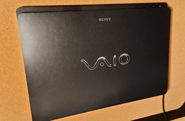 Sony VAIO Vpcf22L1E 16,4'' Fullhd Multimedia Notebook i5-2410M