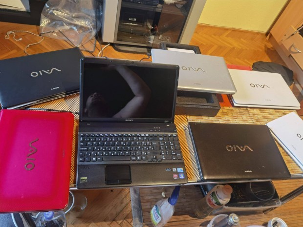 Sony Vaio i5-460M 15 ös Full HD-AMD gpu+8GB Ram szép áll+Új töltővel!!