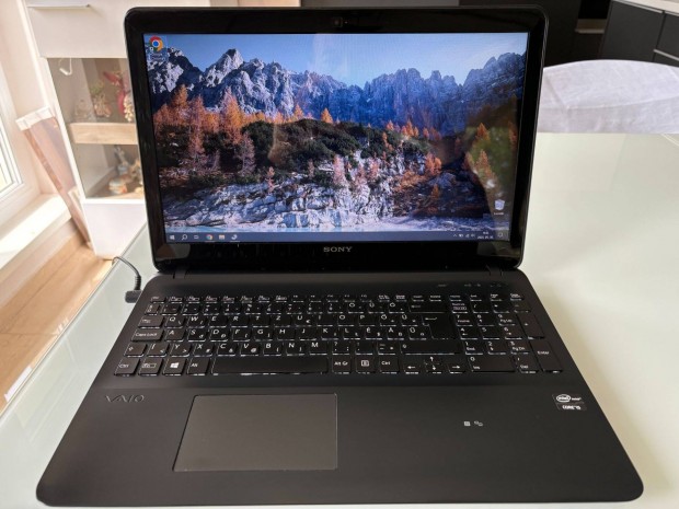 Sony Vaio laptop - i5 6GB RAM 250GB SSD