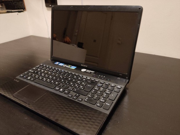 Sony Vaio laptop ( i5 , 8gb , 240 gb ssd ,nvidia)