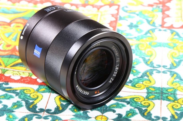 Sony Zeiss Sonnar 1.8 55mm FE ZA Sony E objektv 