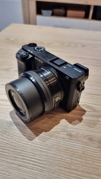 Sony a6300 MILC fnykpezgp tartozkokkal 