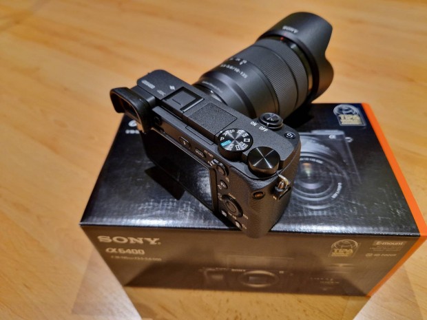 Sony a6400 + 18-135 milc