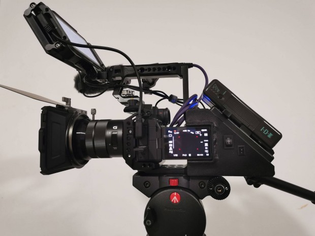 Sony a7iv Atomos Ninja V ptett kamera blackmagic Smallrig V-lock Idx