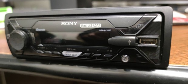 Sony autós fejegység DSX-A 410 BT.
