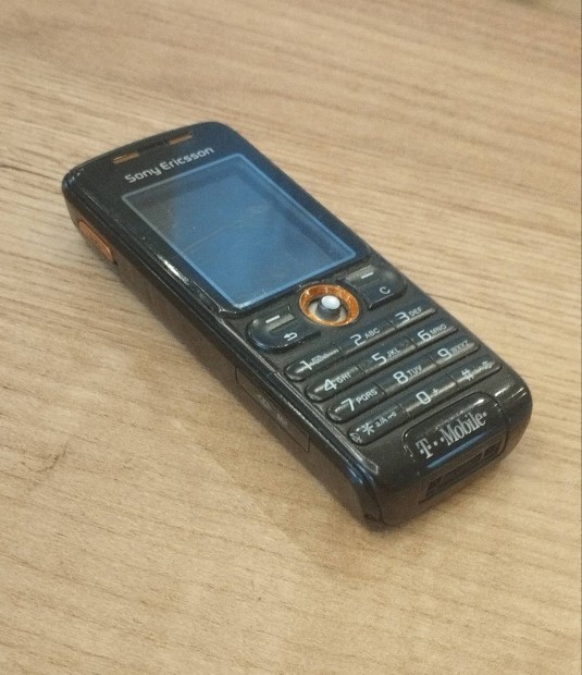 Sony ericsson w200i hagyomnyos telefon