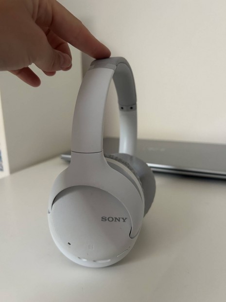 Sony flhallgat