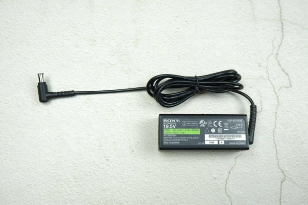 Sony gyri laptop tlt 19.5V 2A Vgp-AC19V47 PSW1920N