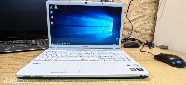 Sony i3 laptop 4x2400,4gb DDR3,160gb,Webcam,wifi,win10