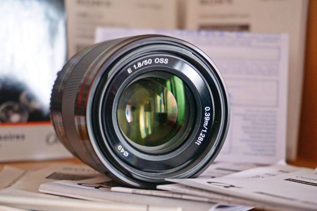 Sony objektív AE 50mm f/1.8 SEL50F18 OSS képstabilizátor + autofókusz