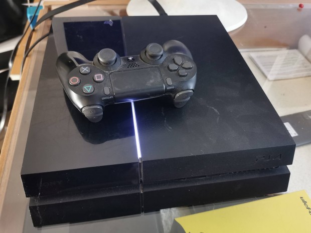 Sony playstation 4 500GB 1 kontrollerel