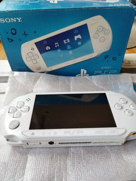 Sony psp 1004 street saját dobozában flashelt!