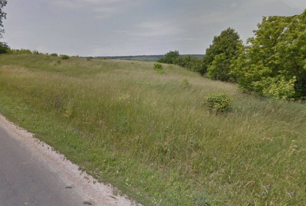 Sopron J�nostelepen elad� egy 1.645 m2-es mag�n haszn�lat� k�lter�let