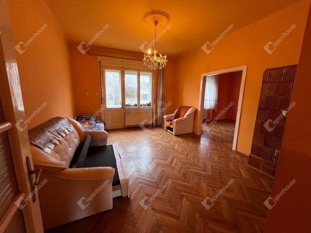 Sopronban, belv�ros k�zeli t�gas lak�s elad�