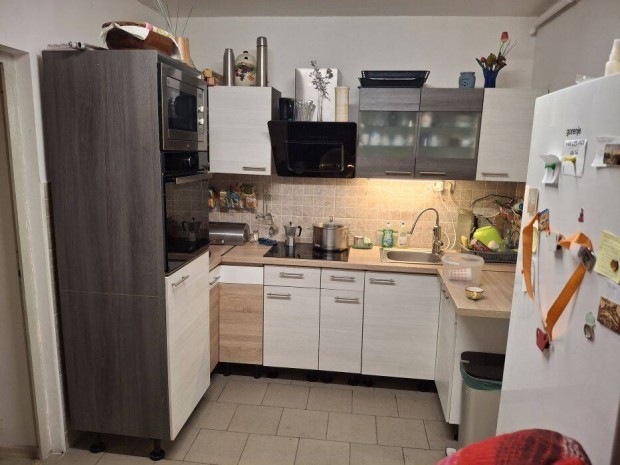 Soproni k�tszob�s lak�s kertkapcsolattal