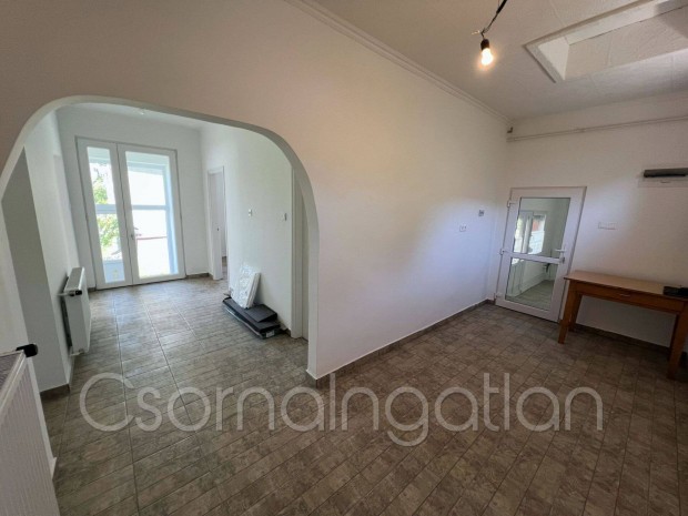 Sopronn�meti - fel�j�tott, 3 szoba nappalis h�z elad�