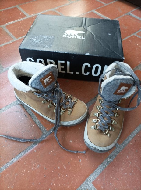 Sorel bakancs 36-os