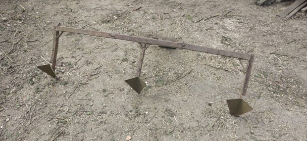 Sorkijel�l� traktorhoz. 