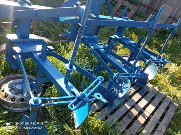 Sork�zm�vel� 3 soros kultiv�tor elad� 