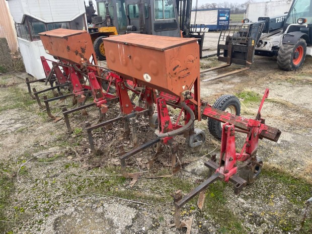 Sork�zm�vel� kultiv�tor elad� 3 darab