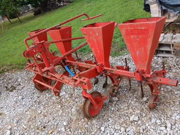 Sormvel kultivtor