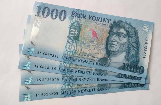 Sorszmkvet 1000Ft-os UNC bankjegyek