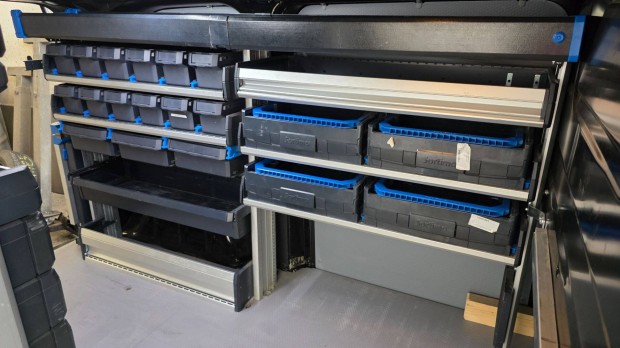 Sortimo SR5 járműberendezés polc állvány raktér satuval 2021es gyártás