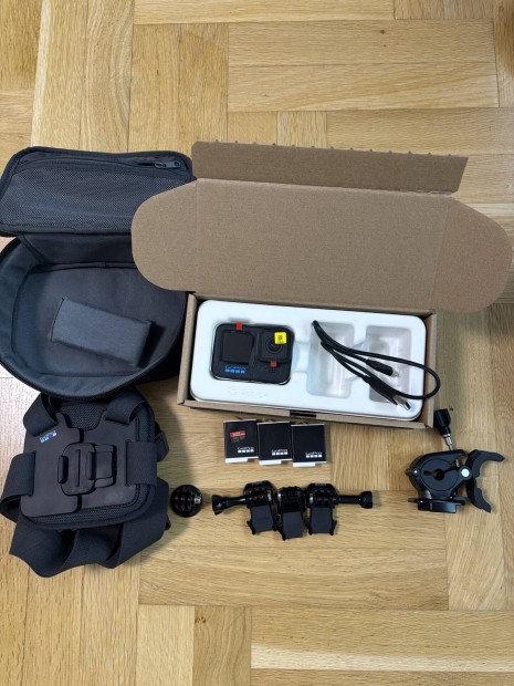 Sose haszn�lt Gopro HERO 12 Black �s kieg�sz�t�i