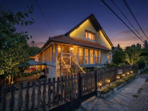 S�sk�t, M�rt�rok �tja, 152 m2-es, csal�di h�z, 5 szob�s, �tlagos