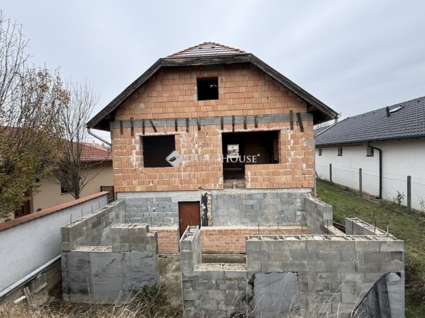 S�sk�ti elad� 154 nm-es h�z