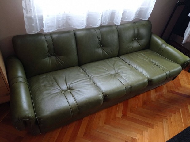 Sötétzöld ülőgarnitúra