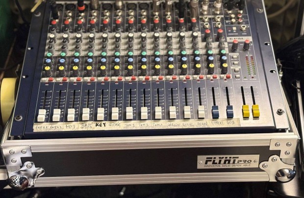 Soundcraft EPM12 kever+rack