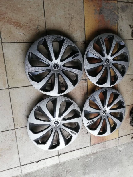 Sparco 16" d�szt�rcsa 4 db �jszer� �llapotban elad�