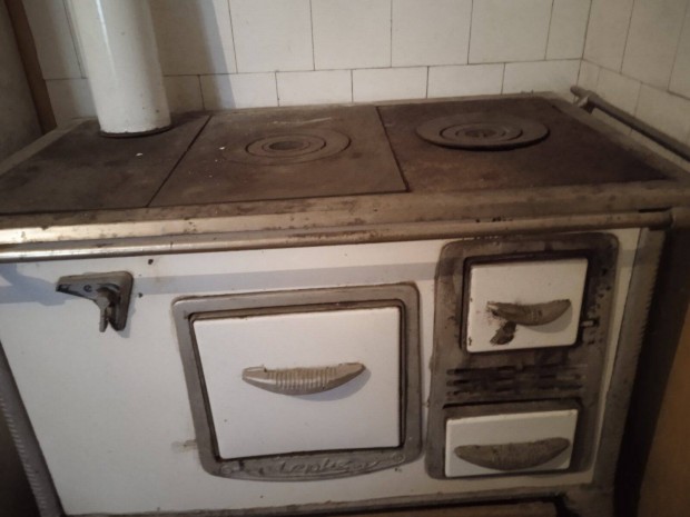 Sparhelt, retr� t�zhely