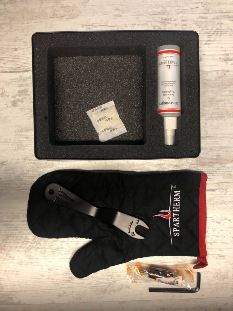 Spartherm 'Blackbox' kandall�/k�lyha�veg-tiszt�t� k�szlet, �j