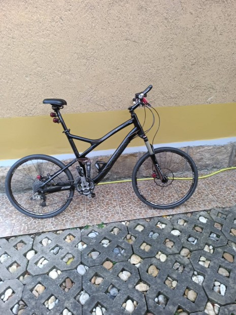 Specialized Stumpjumper Pro XL Carbon elad