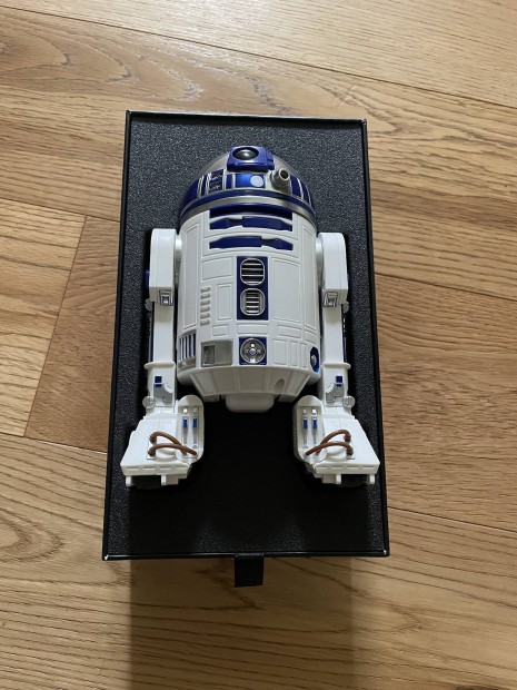 Sphero R2D2 robot