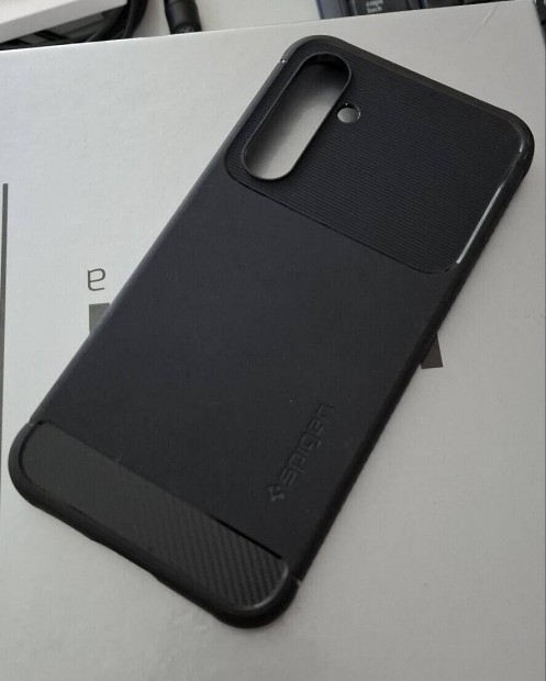 Spigen Rugged Armor tok Samsung S23 FE