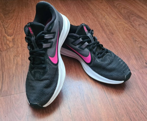 Sportcipő Nike 39