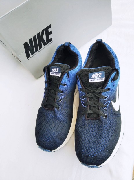 Sportos Nike 42 mret frfi sport cip utcai cip