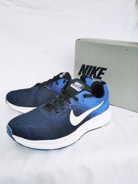 Sportos Nike 42 mret frfi sport cip utcai cip