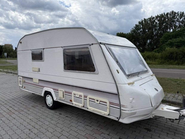 Sprite 450 lakkocsi teleptsre