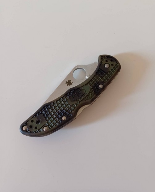 Spyderco Delica zsebks bicska 