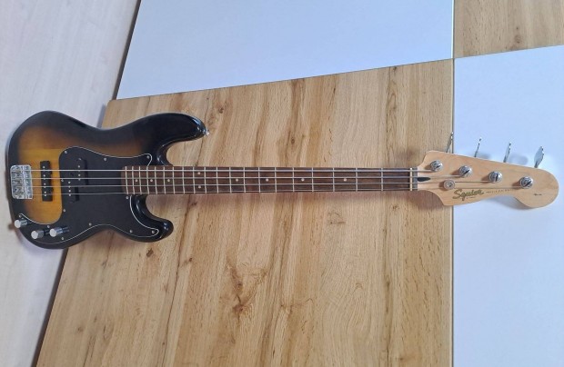 Squier Affinity Series Precision Bass + Fender Rumble 15 elad