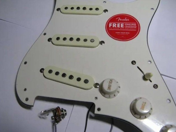 Squier Fender standart Indonz eredeti hangszed szett