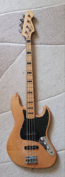 Squier Jazz bass